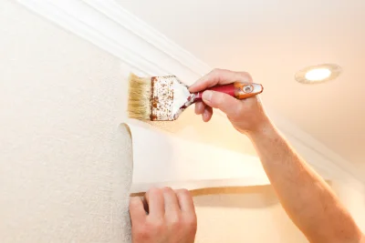 Pose de papier peint à Coiserette — revêtements muraux et toiles de verre